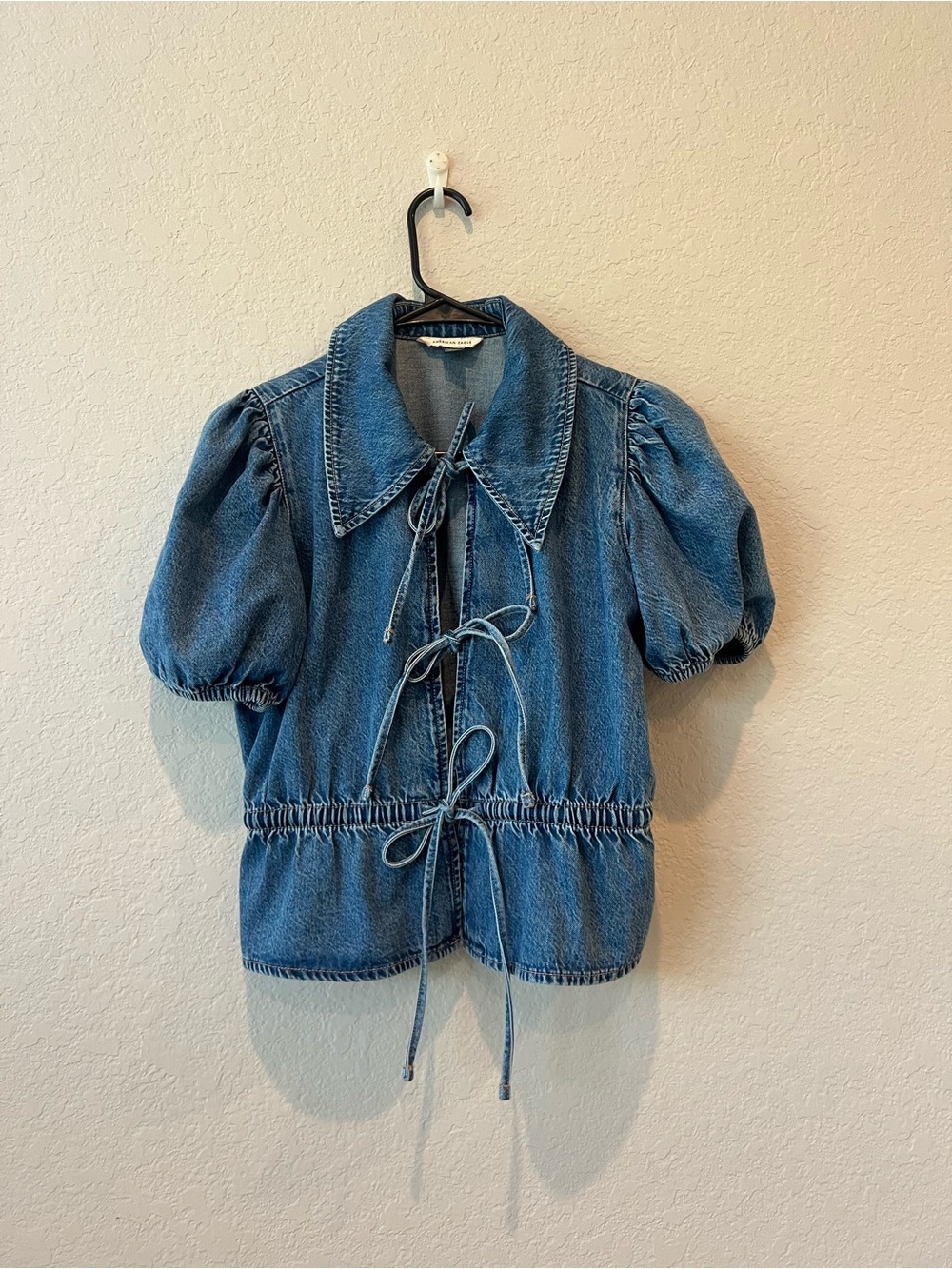 Women Denim Puff-Sleeve tie front shirt